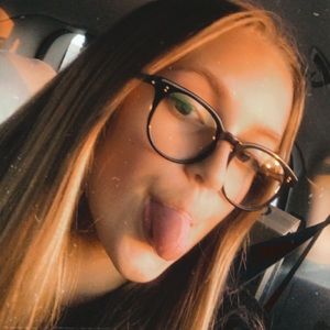 Meet your Posher, Emilie